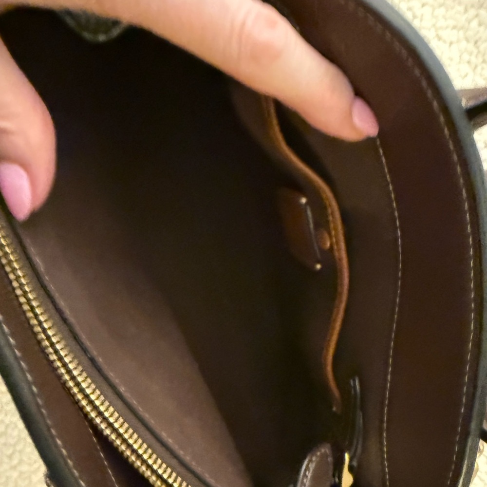 Empire Carryall Bag 26 - Picture 13 of 13